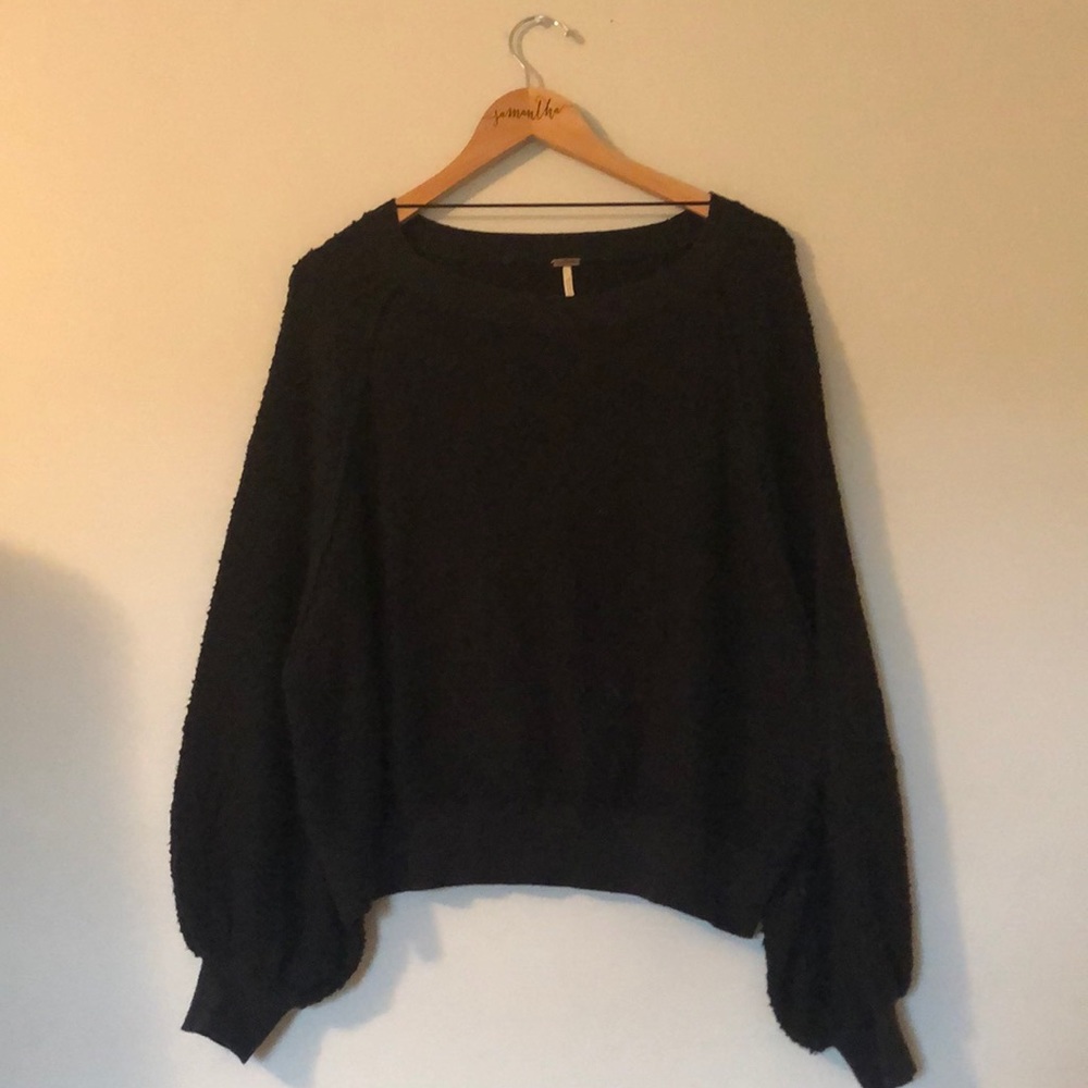 Bell sleeve baggy sweater